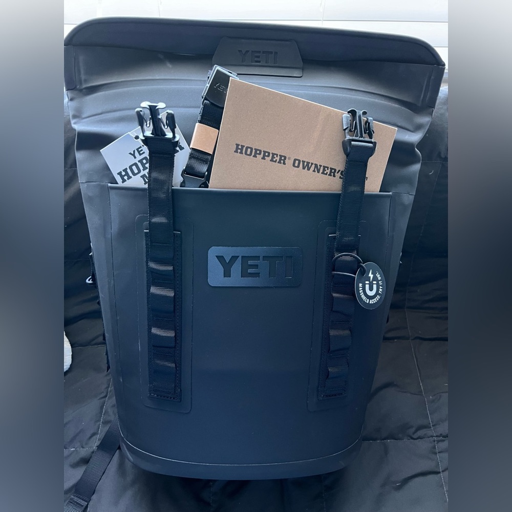 New YETI Hopper M12 Soft Backpack Cooler Black Pre Dawn RARE Model HOPPBPM12